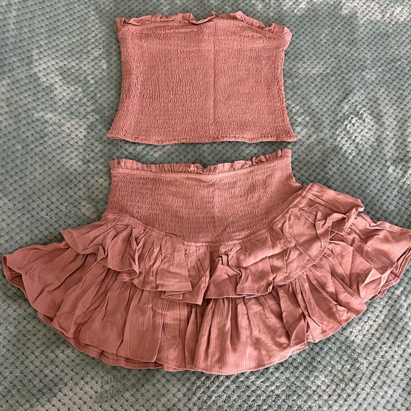 Pink Ruffled Women's Skirt 2 Piece Set - Picture 1 of 3